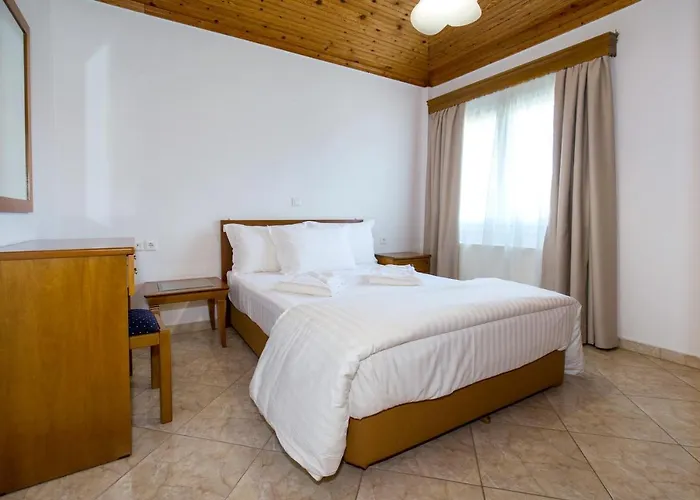 Filippos Hotel 3*